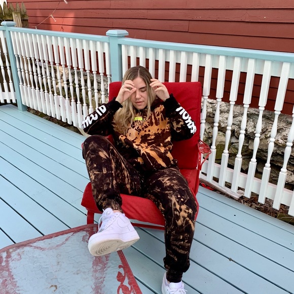 Liv Rose - Picture 2 of 5